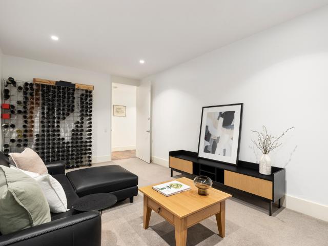 A Contemporary Bayside Masterpiece