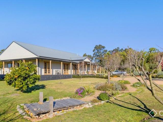 A Contemporary Country Retreat