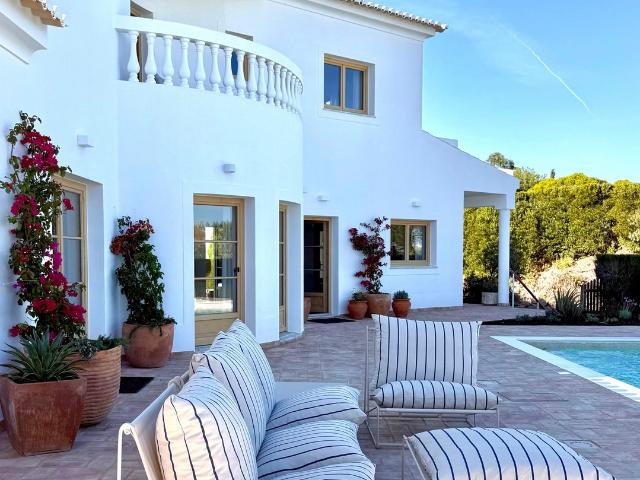 A contemporary dwelling between the Gulf and Atlantic 234m² Budens