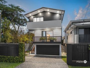 A Contemporary Family Sanctuary in the Heart of Camp Hill