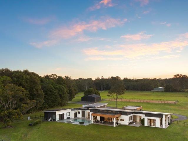 A Contemporary Noosa Hinterland Estate of Exceptional Scale, Privacy and Sophistication