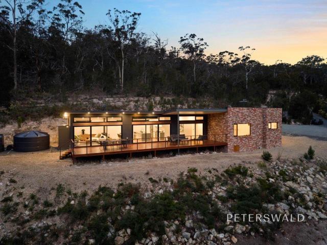 A contemporary retreat amongst nature