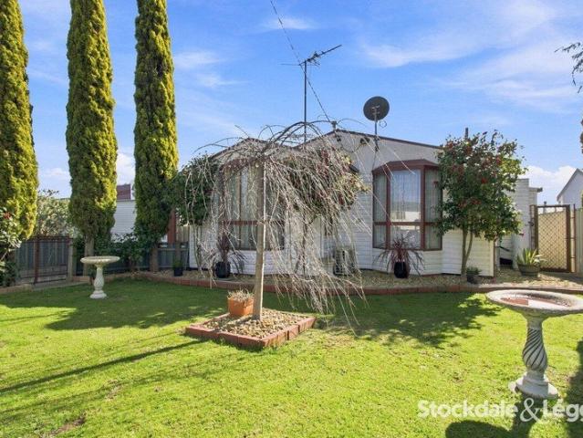 A CONVENIENT LOCATION, A PERFECT FAMILY HOME!