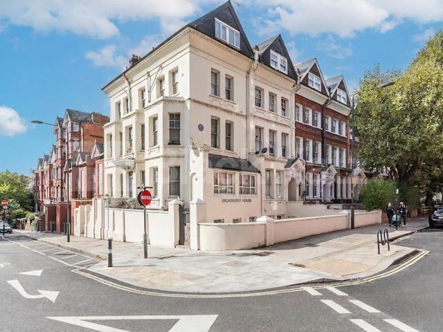 A cosy one bedroom flat available immediately on Broadhurst Gardens, NW6