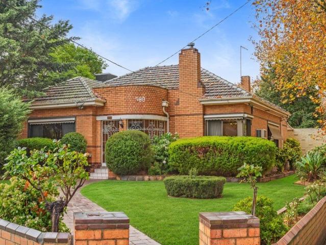 A corner opportunity on 755 sqm approx