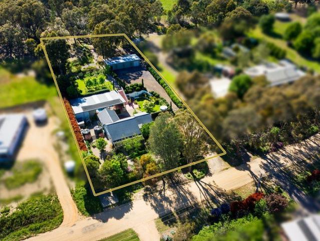 A Cottage Garden, a Pool for all Seasons and Room to Work from Home