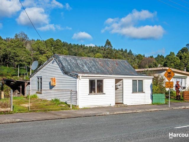 A Cottage Ready for Its Next Chapter!
