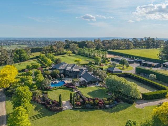 A Country Estate of Rare Distinction on 22.5 Acres