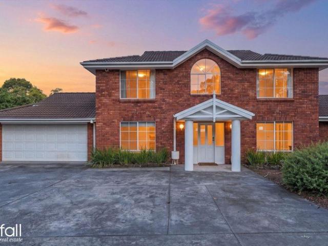 A Country Estate in the Heart of Blackmans Bay