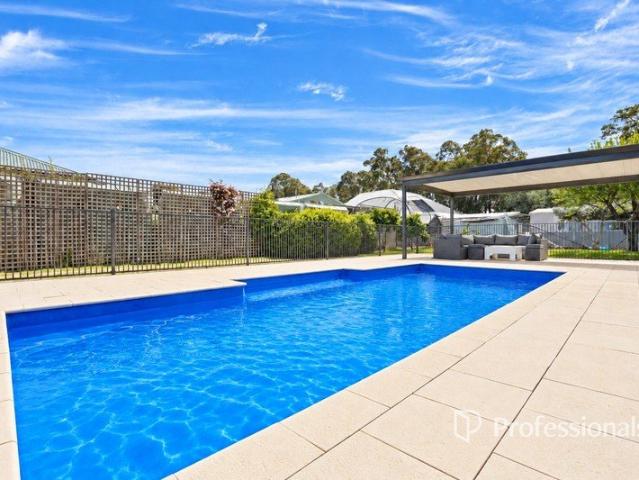A Country Lifestyle to Love Space, Style & Serenity