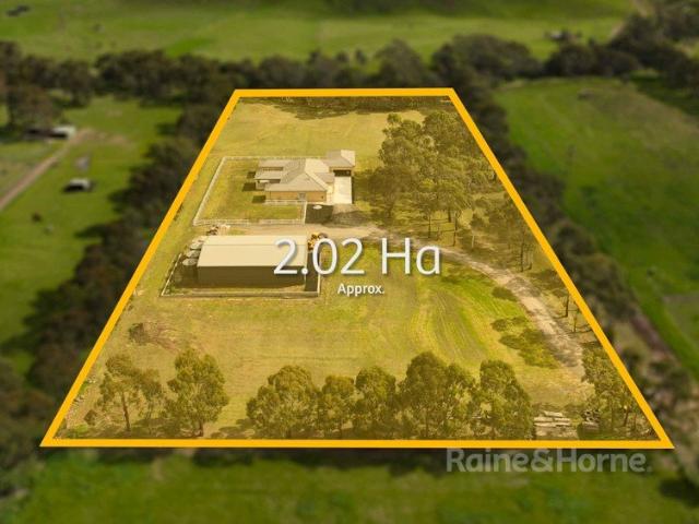 A COUNTRY MASTERPIECE SPACE, LUXURY & SERENITY ON APPROX. 5 ACRES