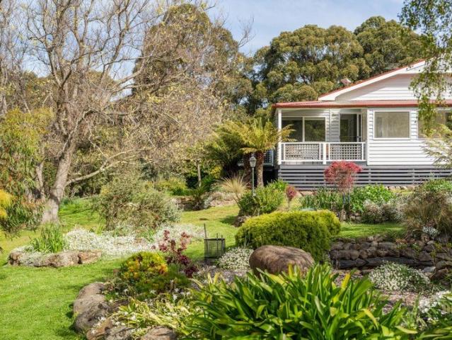 A Country Sanctuary with Space to Create, Grow and Simply Be