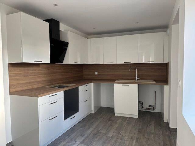 À Courdimanche, maison avec terrasse à louer 1767 € par mois