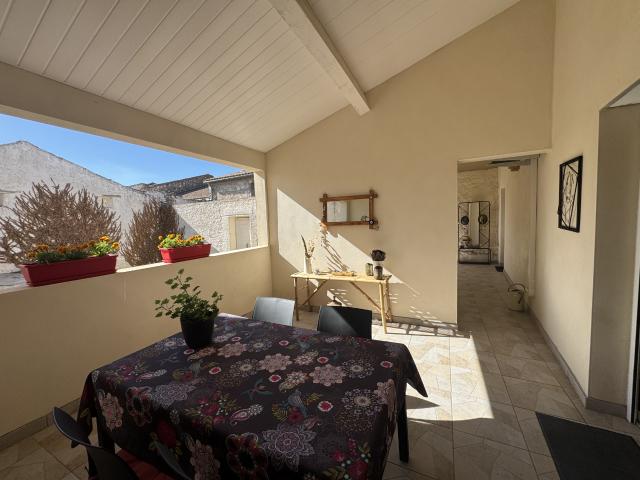 À Coursan, Bel appartement avec jardin et terrasse