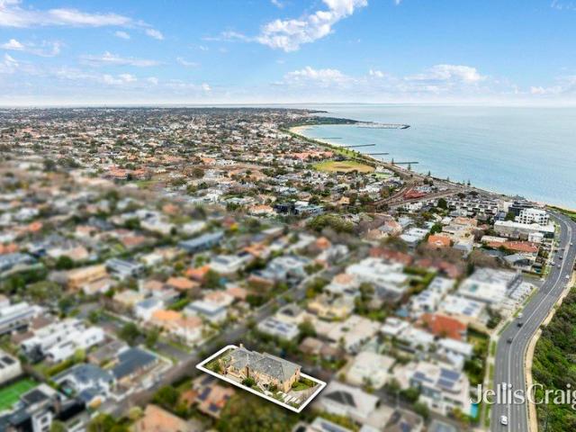 A coveted beachside apartment classic