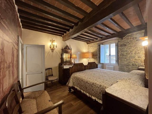 A due passi dalla chiaesa di San Francesco, nelal parte più. 166m² Cortona