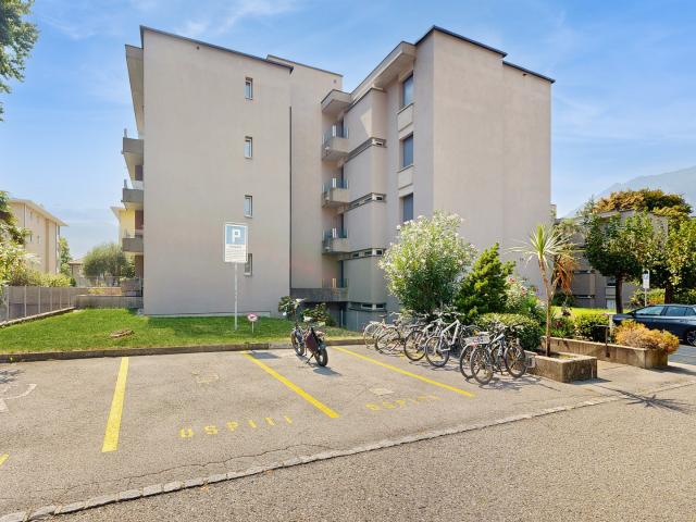 A due passi dalla città, circondato dal verde: la tua nuova casa ti aspetta