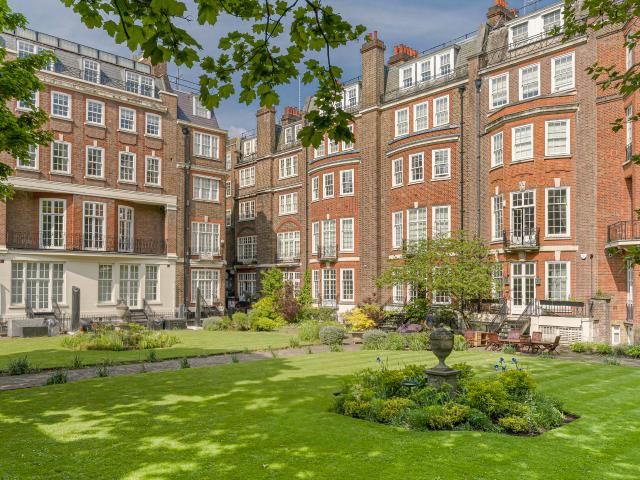 A Duplex Apartment Overlooking Private Gardens on Green Street