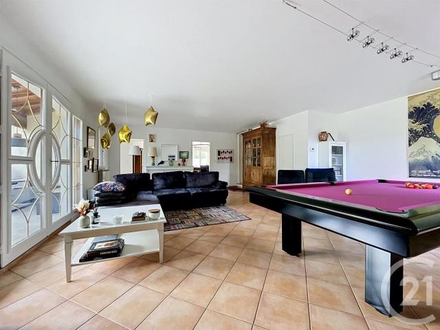 A découvrir sans tarder, à Bagnols sur Cèze, cette spacieuse. 213m² Bagnols sur Cèze