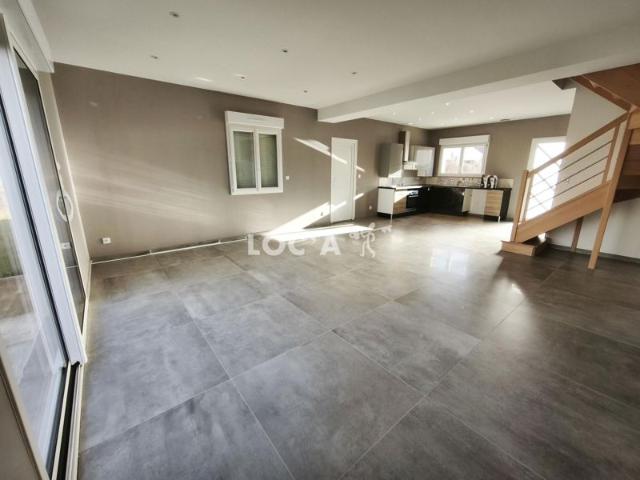 A Découvrir sans tarder ! Maison jumelée F3 entièrement rénovée