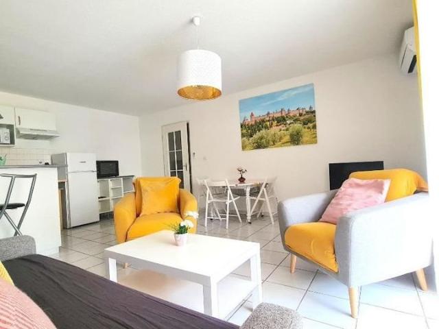 À découvrir sans tarder: superbe T2 rénové et meublé à 46m² Carcassonne