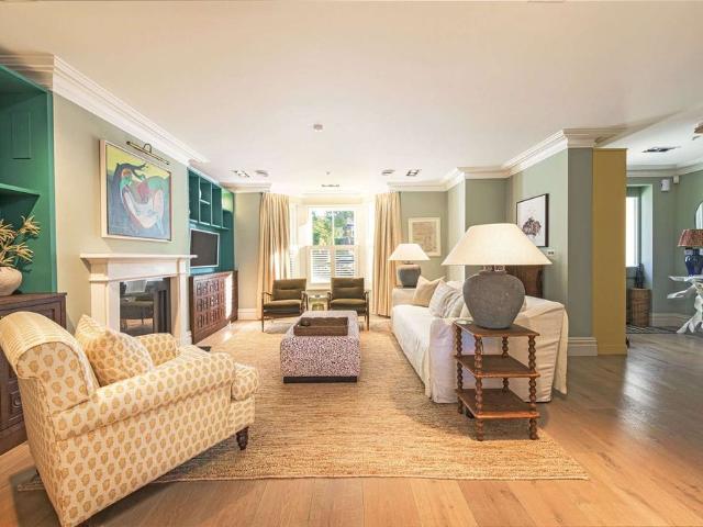 A delightful family home with swimming pool, bar and outdoor kitchen