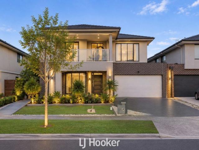 A Deluxe Family Entertainer in a Peaceful Berwick Pocket