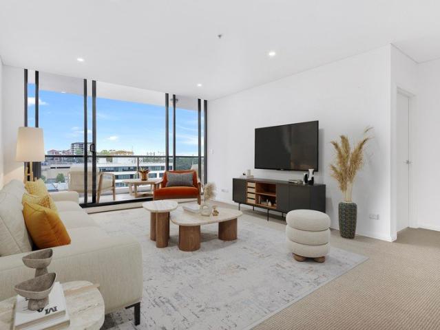 A Desirable Location Super Convenient with open district views
