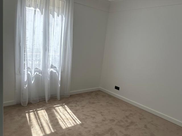 À deux pas du Canal Saint Martin, découvrez ce charmant appartement de 37 m2 entièrement rénové avec des prest