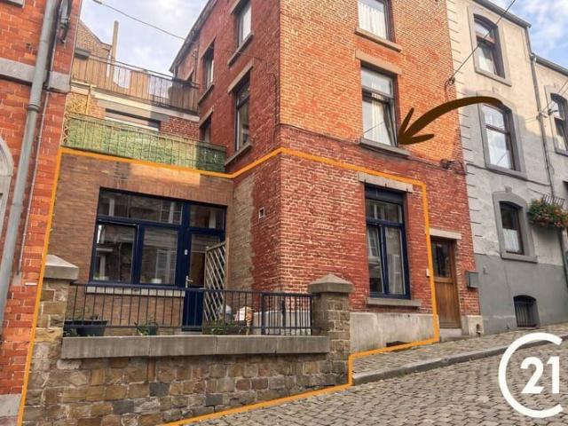 A deux pas du centre ville: bel APPARTEMENT 1chambre avec te