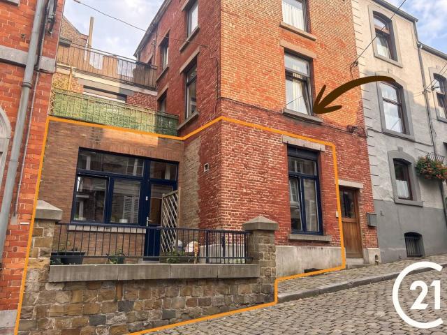 A deux pas du centre ville: bel APPARTEMENT 1chambre avec te