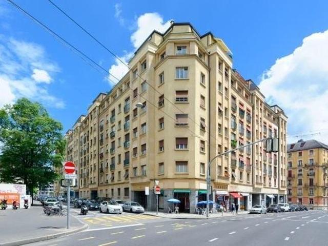 A deux pas du centre ville et du parc Geisendorf