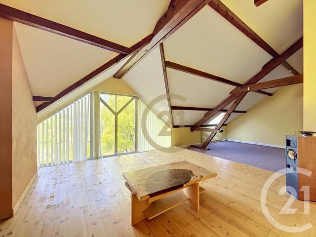 A deux pas de l' étang des Forges, découvrez cette magnifiqu. 240m² Offemont