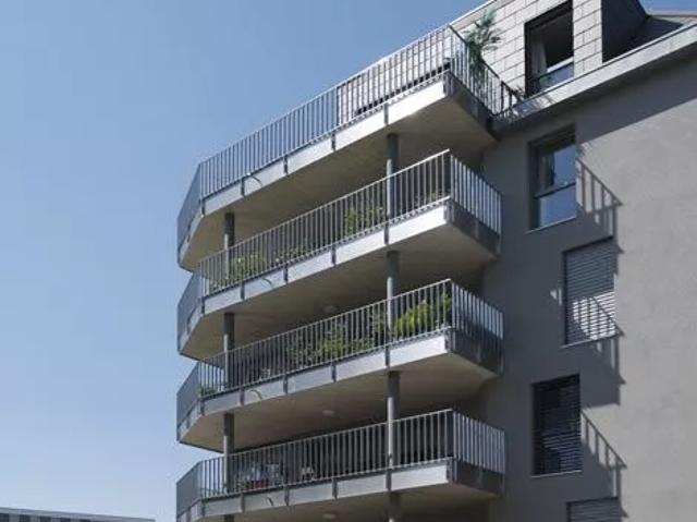 À deux pas de l'arrêt du M2 Fourmi Construction Minergie 2016