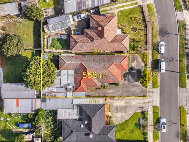 A Diamond in the Rough 558m2  of Opportunity in a Prime Location