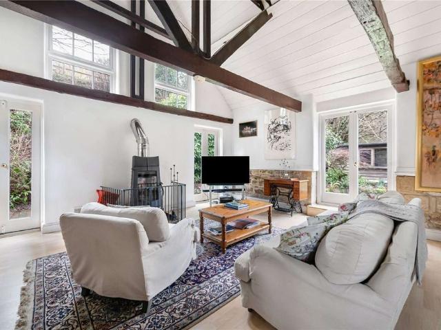 A distinctive and charming 18th century stable conversion
