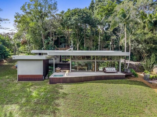 A Distinctive Architectural Home in the Hinterlands