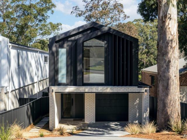A Distinctive Coastal Retreat in North Mollymook