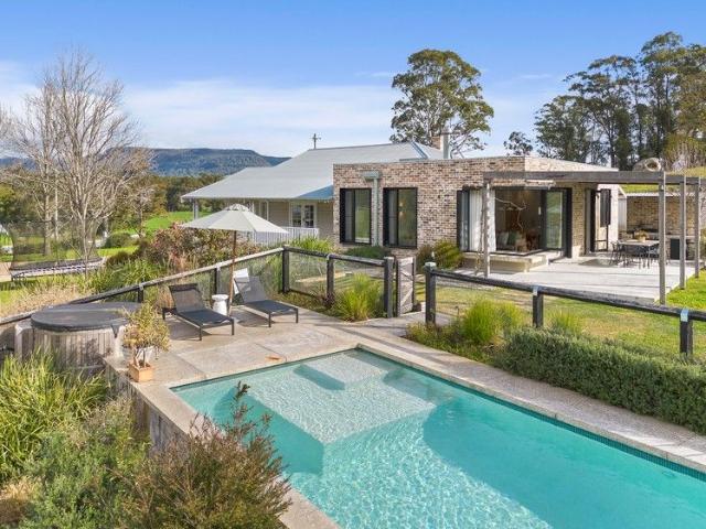 A Distinctive Country Escape with Architectural Elegance