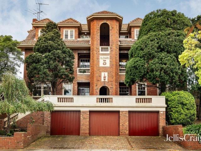 A distinctive Deco with pride and proportion