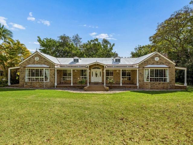 A Distinctive Homestead Inspired by Toowoomba Heritage with Subdivision Potential