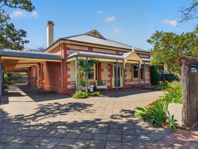 A Distinguished Hawthorn Villa with Rare Family Appeal