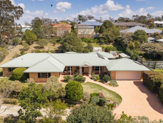 A Distinguished Parkside Estate Offering Privacy, Space and Elegance