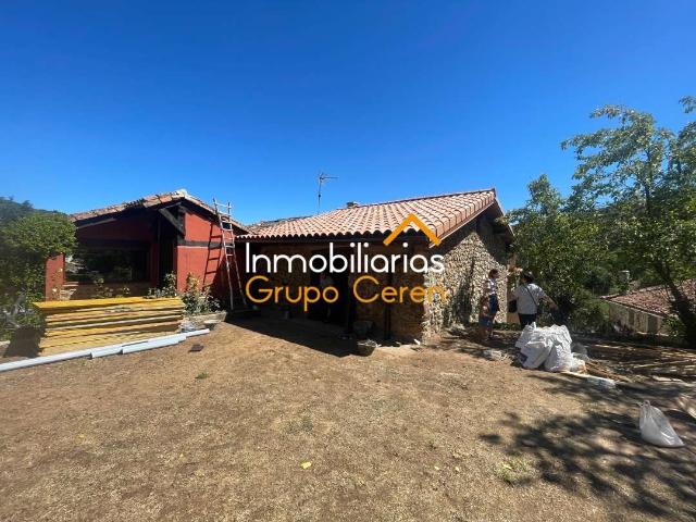 A DOS KM DE EZCARAY EN OJACASTRO PAJAR DE PIEDRA