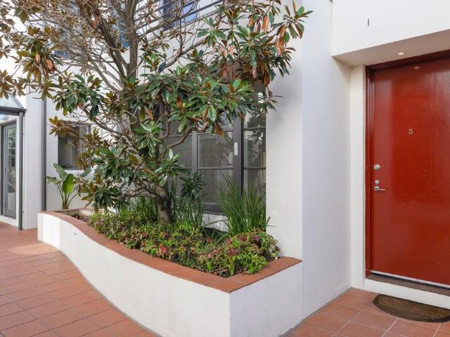 A Double Level Central Apartment Freshly Renovated