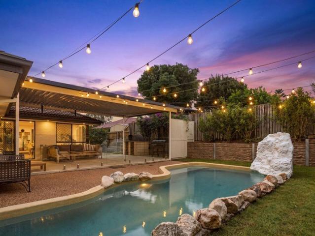 Resort living atmosphere in North Lakes