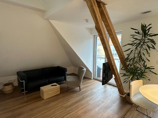 A Dream Home in the Attic: A Light Filled, Charming 2 Room Oasis in Cologne Braunsfeld/Müngersdorf