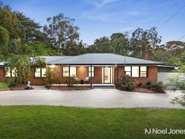A Dreamy Hills Lifestyle On Over Half An Acre