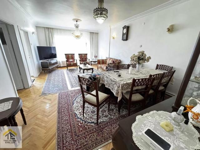 A.eğlence Göbek Yakını Orta Katta 3+1 Ön Güney Batı Cephe