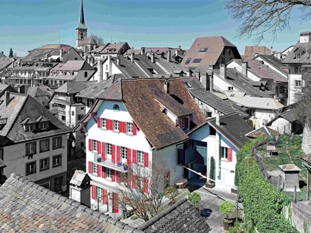 Ä ehrwürdigi Autstadt Liegeschaft mit huufe Potenzial und ere ärdeschöne Gartealag